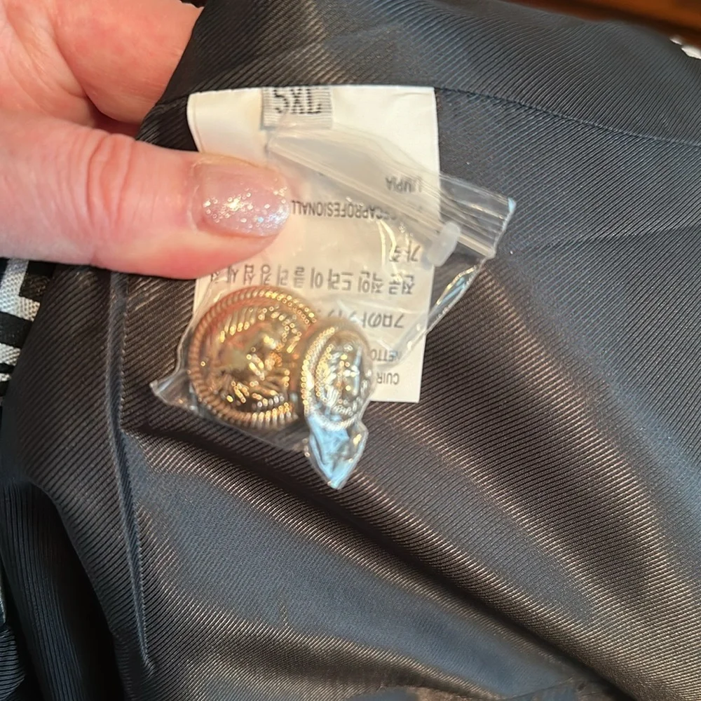 NWOT patterned blazer - Picture 9 of 9